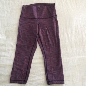 Lululemon purple jacquard Capri leggings size 8